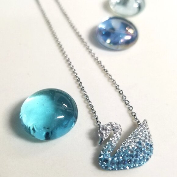 Authentic Swarovski Iconic Swan Pendant Necklace Silver Tone Rhodium Plated Box - Picture 2 of 9